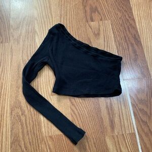 SHEIN Kids Black One-Sleeve Top